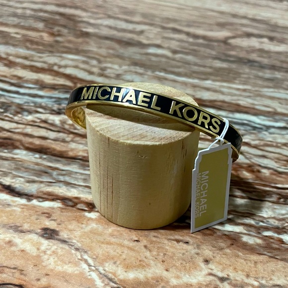 Michael Kors - Picture 1 of 9